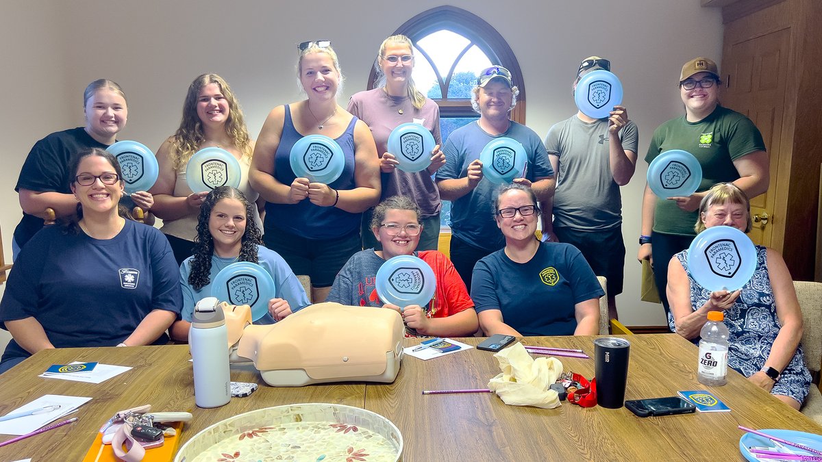 FPSParamedics's tweet photo. There are Frontenac Paramedics Rhiannon and Kim with members of the 4H Club at Glenburnie United Church yesterday evening. There was a great intro to first-aid session and lots of curiosity about what it's like to be a paramedic. Thanks for the invite! https://t.co/yQL7YZUZQG