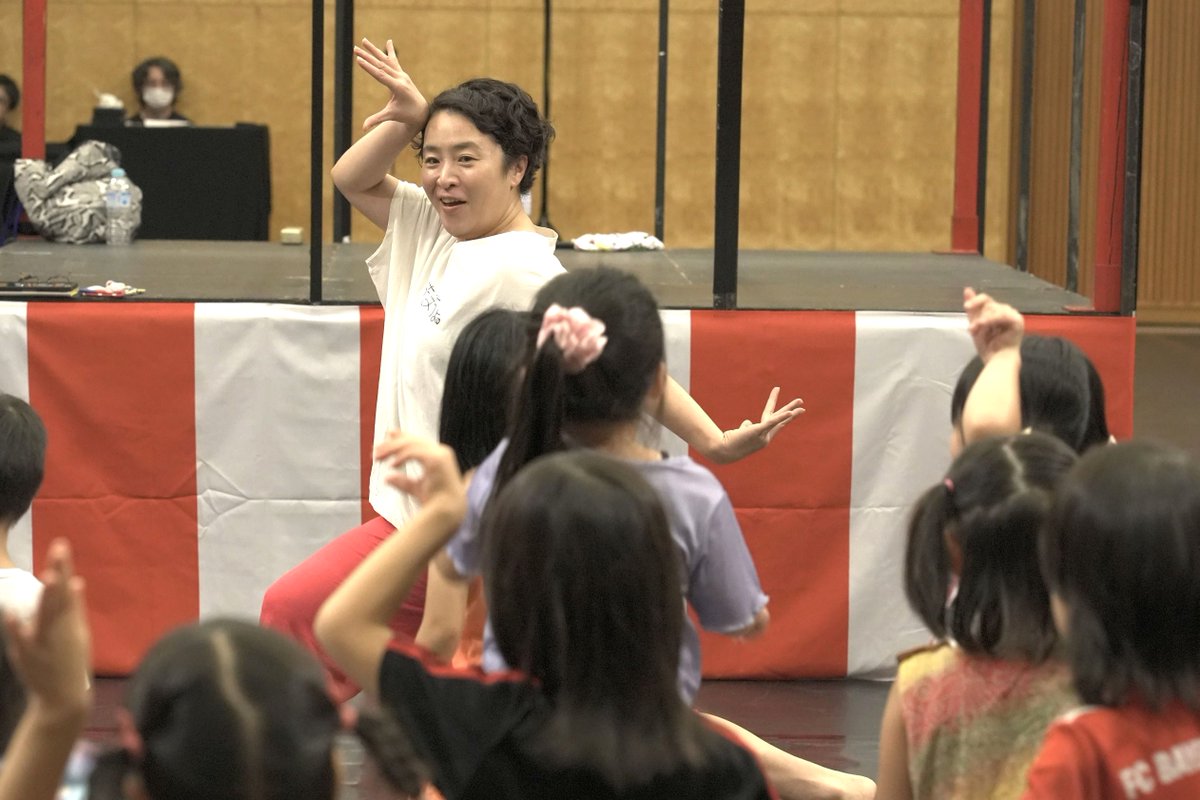 balletchanneljp's tweet photo. 🤸‍♀️新着記事🤸‍♂️

🏮めぐろバレエ祭り🏮
8/24は バレエチャンネルプレゼンツ
「からだであそぼう だれでもダンス☆」を開催！

✅3～7歳のキッズ向けダンスワークショップ
✅バレエ・ダンス経験不問

講師は振付家・ダンサーの田畑真希さん👩‍🦱

詳細はこちら👀
https://t.co/a8j1KamQrU

@meguroballet https://t.co/Tn6uBBg85H