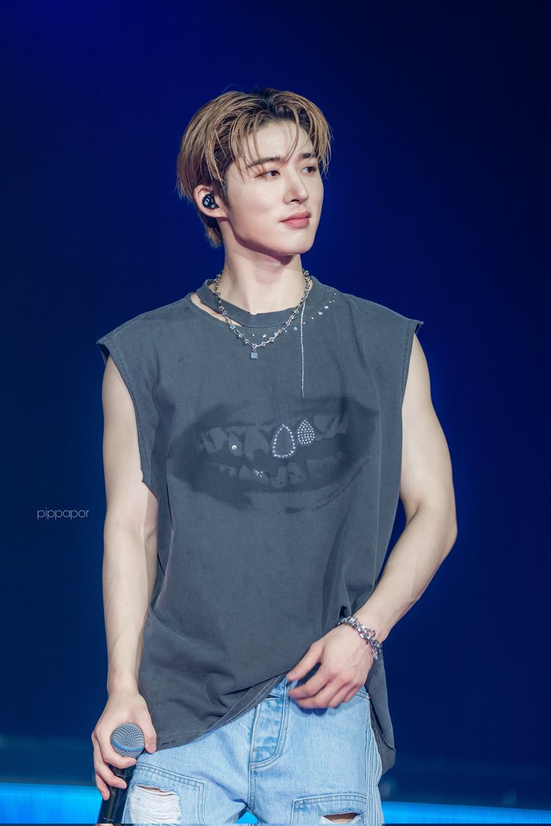 ok enough with blonde and pink can we go back to this hairdo