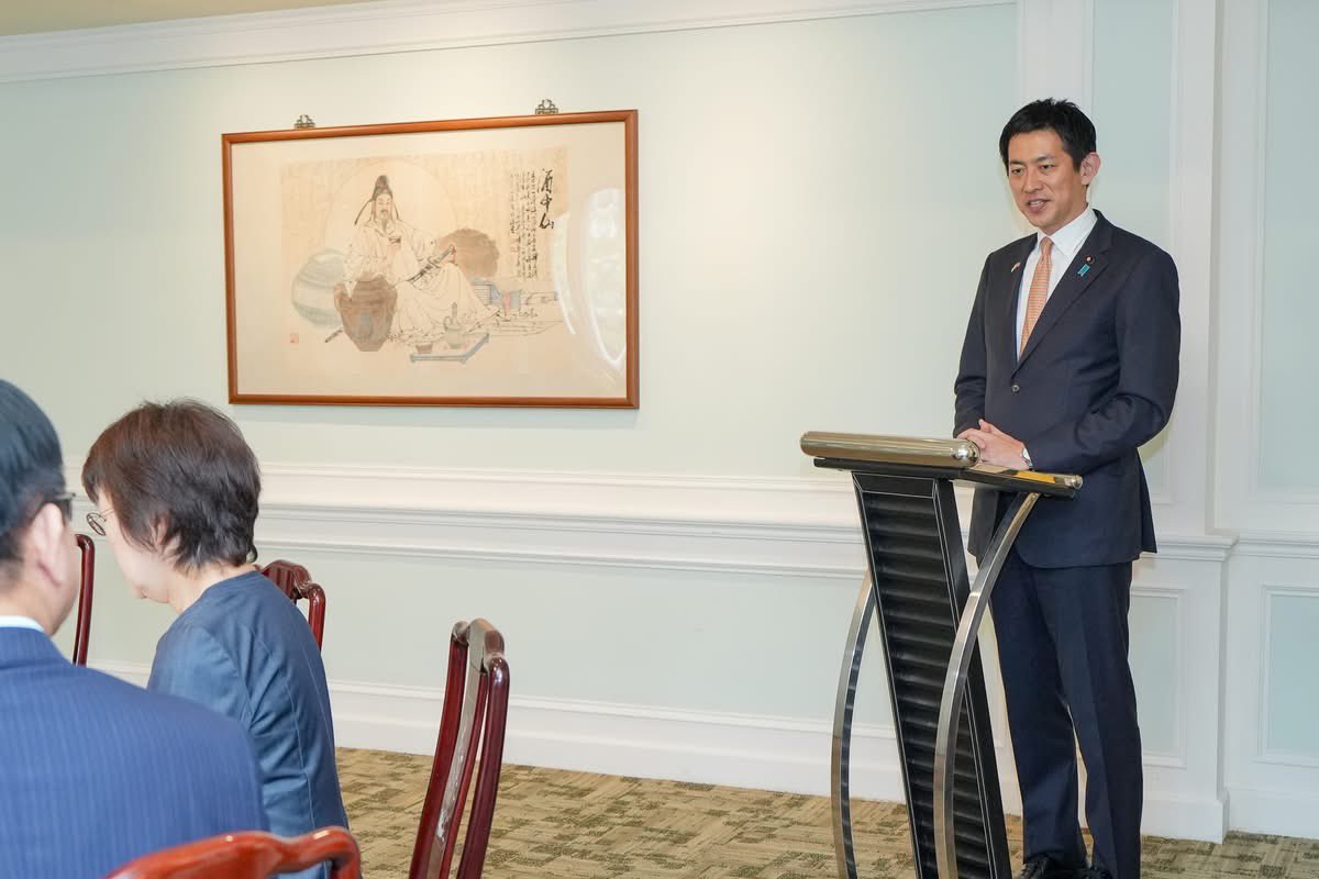 Pleased to welcome <a href="/kobahawk/">小林鷹之</a>, MP for Chiba 2nd District &amp; former  back to Taiwan. We discussed strengthening #Taiwan -#Japan  ties via democratic supply chains, shared values &amp; Indo-Pacific cooperation. Looking forward to advancing shared goals together.