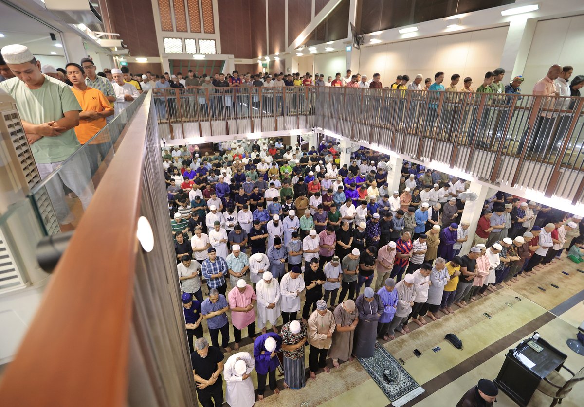 A blessed Islamic New Year to all our Muslim friends! This evening, Muslims in Singapore welcome the start of the new Islamic year, 1447 Hijrah.  May the new year bring happiness, peace, and blessings. – LHL go.gov.sg/mnjyka