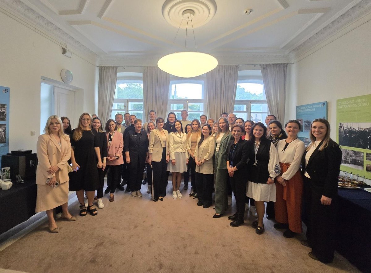 UK in Lithuania 🇬🇧🇱🇹 (@ukinlithuania) on Twitter photo .<a href="/HMAVilnius/">British Ambassador to Lithuania</a> <a href="/LizBoyles/">Liz Boyles</a> had the pleasure to welcome > 30 Ukrainian researchers from diverse scientific fields working in various universities in #Ukraine 🇺🇦 & #Lithuania 🇱🇹. The event encouraged networking & sharing experiences, & identified potential collaboration areas. #UKinLT .<a href="/HMAVilnius/">British Ambassador to Lithuania</a> <a href="/LizBoyles/">Liz Boyles</a> had the pleasure to welcome > 30 Ukrainian researchers from diverse scientific fields working in various universities in #Ukraine 🇺🇦 & #Lithuania 🇱🇹. The event encouraged networking & sharing experiences, & identified potential collaboration areas. #UKinLT