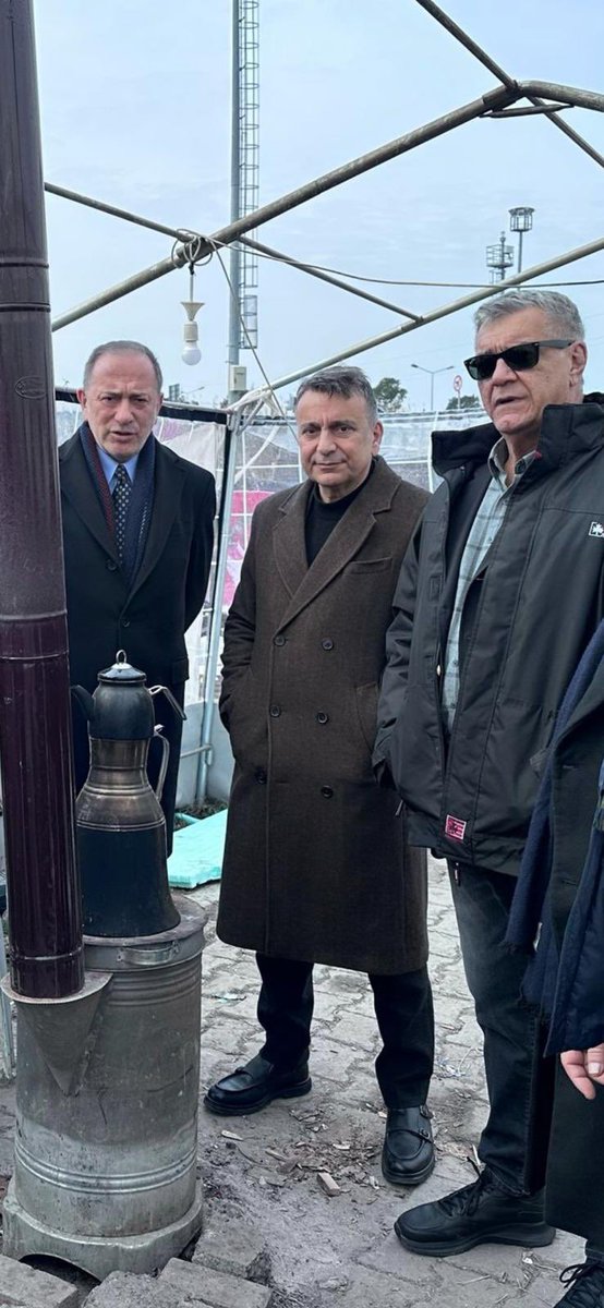 Fatih Altaylı Silivri’de beni ziyarete gelmişti. İçeri girmeden o soğuk kış gününde Zafer Otağı’nda parti sözcümüz Azmi Karamahmutoğlu ve İstanbul il başkanımız Hakan Akşit ile sohbet etmişlerdi. 
İşlenmesi imkansız bir suçla suçlanarak tutuklandı. Bu tutuklama Fatih Altaylı’yı