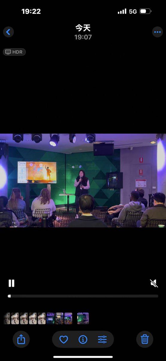 Had a great time speaking at #PubTalk tonight! 
I shared how we use genomic sequencing to piece together the puzzle of sudden cardiac death in the young.
Thanks for the great questions and engaging crowd! 💬🧬 
<a href="/Sydney_Uni/">University of Sydney</a> <a href="/syd_health/">Sydney Health</a> 
#Bioinformatics #PhD #SciComm #SCDawareness