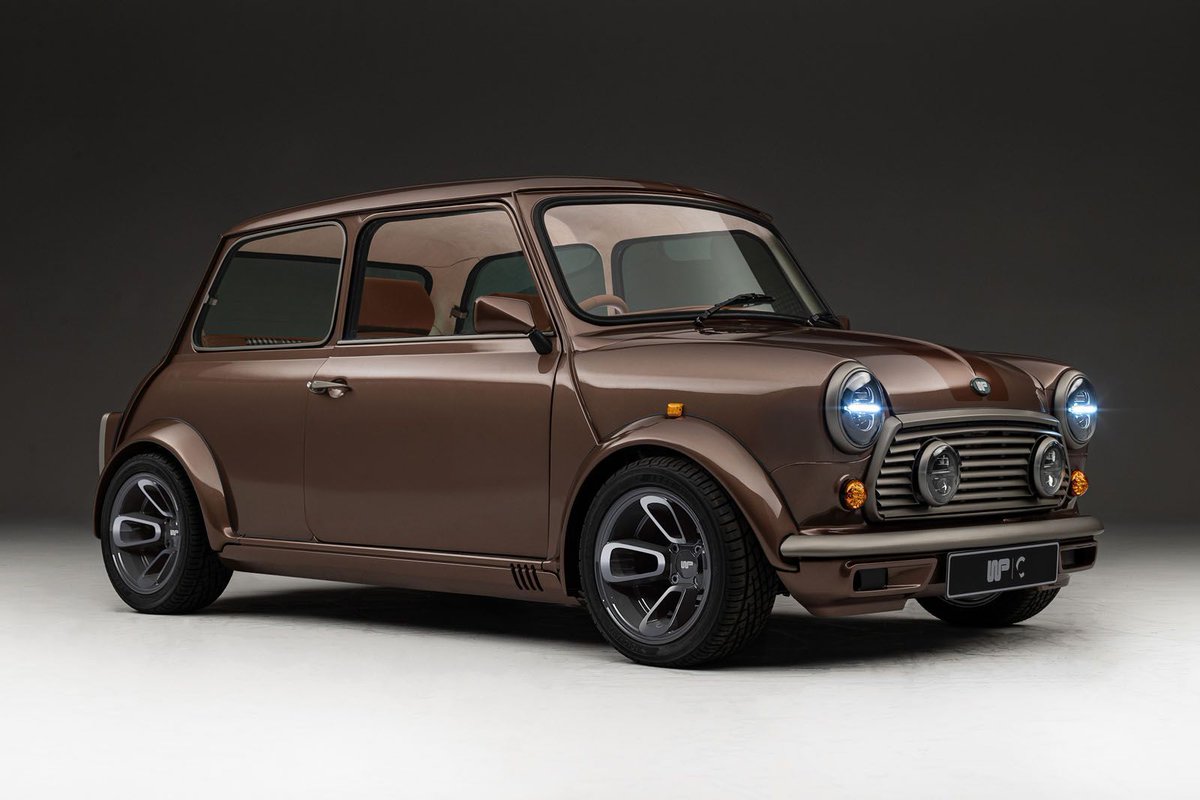autocar's tweet photo. Jaguar's former design chief Ian Callum has turned the original mini into a coachbuilt hot hatch with a rally-spec engine and a £75k price tag https://t.co/Qh2LhZmsmL https://t.co/aGKl7qqJgb