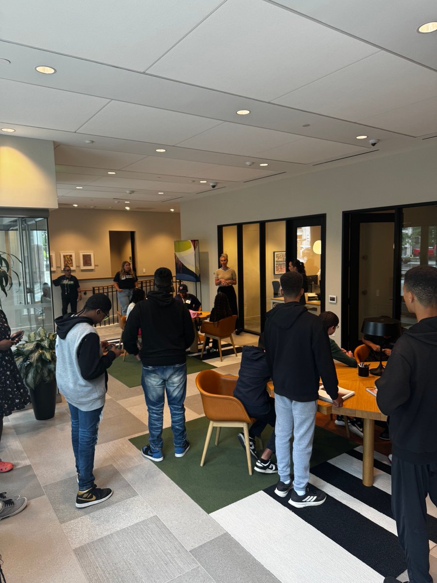 BBBS NCA (@bbbs_nca) on Twitter photo #BigForADay with <a href="/Fidelity/">Fidelity Investments</a>!! 💡💼
Our #Littles spent an inspiring afternoon at the #DC #InvestorCenter, learning about financial literacy and chatting with #Fidelity #Bigs about their future career dreams. What a great way to connect and #ignitepotential! 💚
#mentorshipmatters #BigForADay with <a href="/Fidelity/">Fidelity Investments</a>!! 💡💼
Our #Littles spent an inspiring afternoon at the #DC #InvestorCenter, learning about financial literacy and chatting with #Fidelity #Bigs about their future career dreams. What a great way to connect and #ignitepotential! 💚
#mentorshipmatters