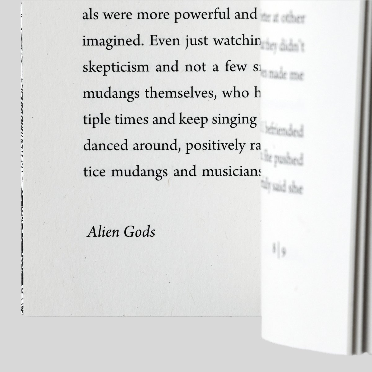 We're publishing Alien Gods by Lee Suhyeon (tr. Anton Hur) in October 2025! It's a part of the Lovecraft Reanimated project, where leading Korean speculative fiction writers reimagine the works of horror master H.P. Lovecraft. 🌠 

Get your copy here: buff.ly/qkRTILA