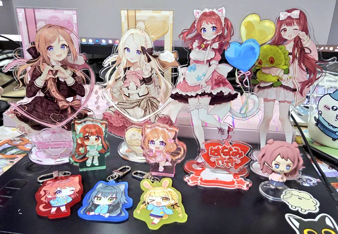 #GSF01 にて頒布予定のアクリル実写サンプルです! 写真が下手すぎますが… アクリルスタンドは高さ17cmとなります! 当日はよろしくお願いいたします