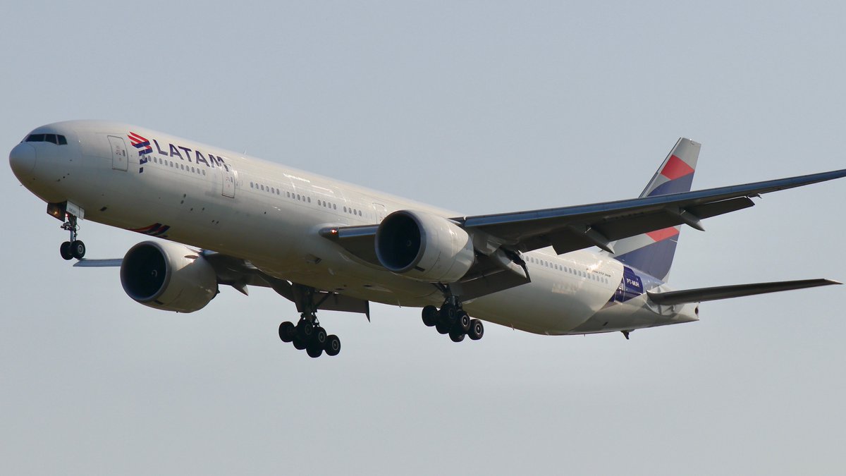 Una pequeña selección subjetiva, de lo observado hoy en llegadas por RWY 24R