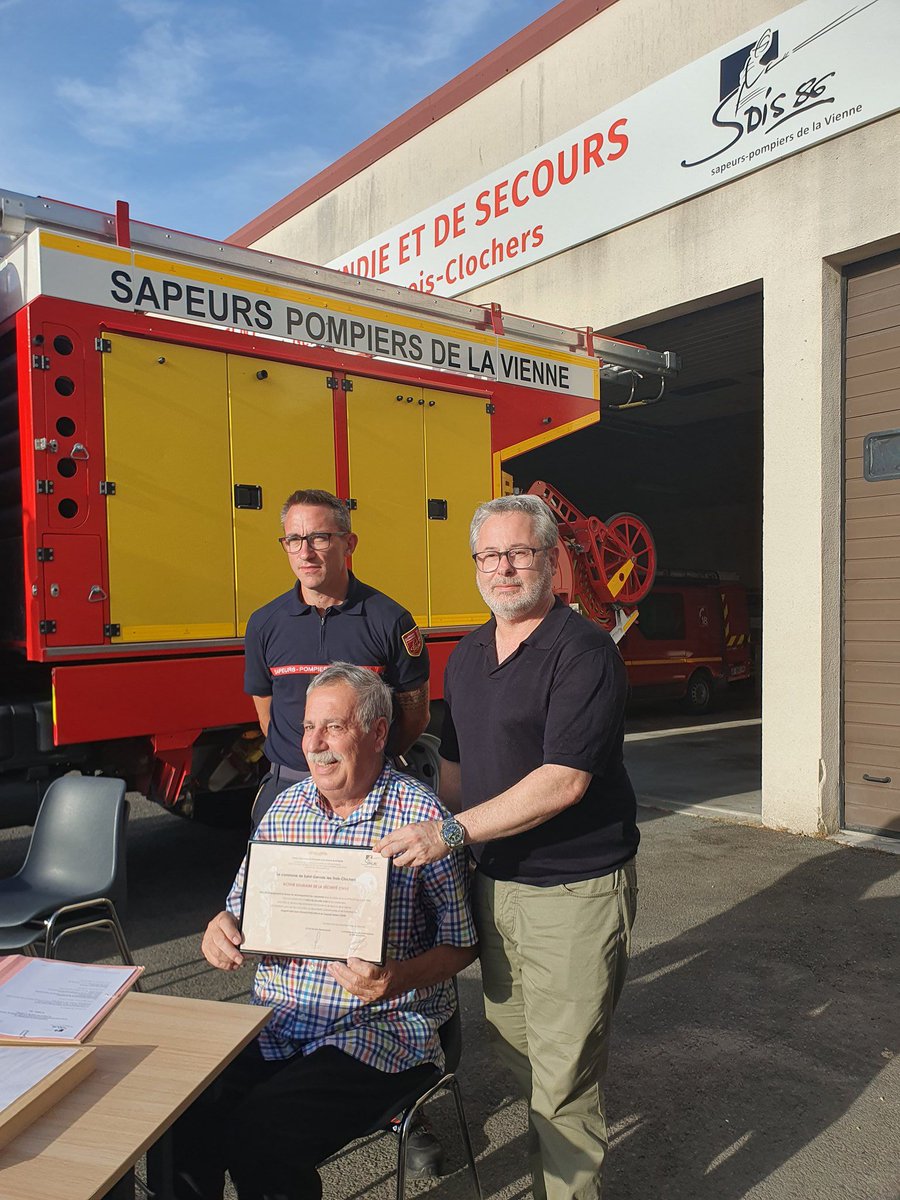 📍Réunion d’information au CIS de Saint-Gervais-Les-Trois-Clochers avec les élus du secteur.

➡️ Activité des centres, prévention, volontariat &amp; missions des correspondants "incendie et secours" à l’ordre du jour.

Merci aux élus pour leur engagement aux côtés du SDIS🙏