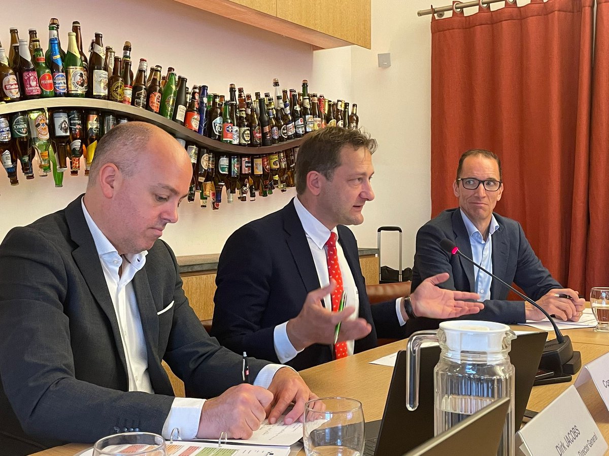 Christophe Hansen (@chanseneu) on Twitter photo 4.7 million jobs and 300 000+ businesses— mostly SMEs
Serving more than meals, our EU food and drink manufacturing industry is key to Europe’s economy and culture🧀🥖🍇🍷
Just met <a href="/FoodDrinkEU/">FoodDrinkEurope</a> to ensure this vital industry stays strong, sustainable, and ready for the future 4.7 million jobs and 300 000+ businesses— mostly SMEs
Serving more than meals, our EU food and drink manufacturing industry is key to Europe’s economy and culture🧀🥖🍇🍷
Just met <a href="/FoodDrinkEU/">FoodDrinkEurope</a> to ensure this vital industry stays strong, sustainable, and ready for the future