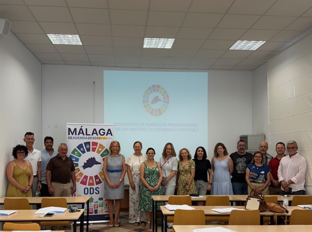 Diputación de Málaga (@diputacionmlg) on Twitter photo La Diputación facilita a los municipios una herramienta que facilita alinear sus presupuestos con los #ODS.
<a href="/KikaCaracuel/">Kika Caracuel</a>: "Esta iniciativa visibiliza el compromiso de cada municipio con el desarrollo sostenible y las necesidades de sus vecinos".
🔗 bit.ly/45H9XuJ La Diputación facilita a los municipios una herramienta que facilita alinear sus presupuestos con los #ODS.
<a href="/KikaCaracuel/">Kika Caracuel</a>: "Esta iniciativa visibiliza el compromiso de cada municipio con el desarrollo sostenible y las necesidades de sus vecinos".
🔗 bit.ly/45H9XuJ
