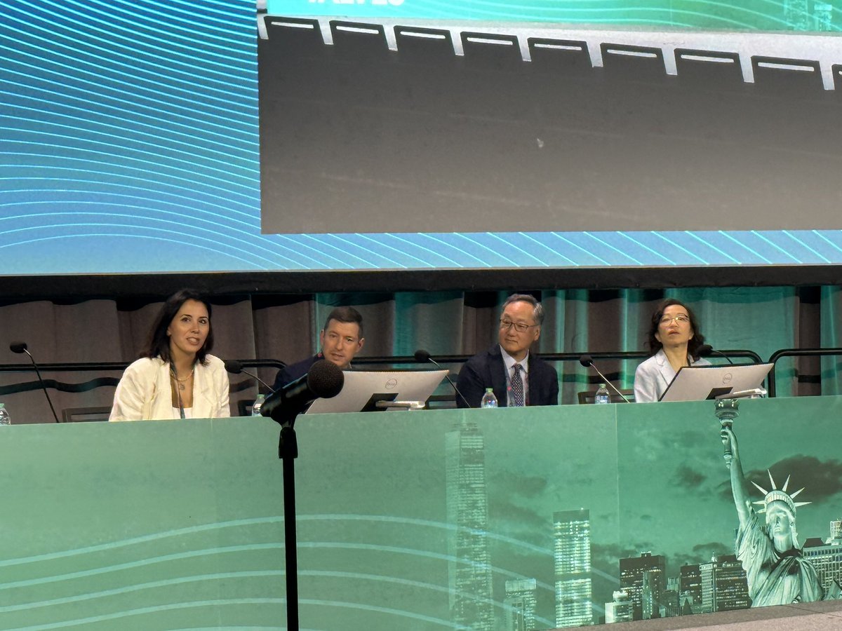 JGrapsa's tweet image. 🌟Learn from the best #NYvalves2025 🌟Early morning session on #tricuspid anatomy, imaging &amp;amp; lots of cases - iCOACH moderated by @SLittleMD @azeemlatib @hahn_rt @OKhaliqueMD @AnnaSannino1985 @npfam1 and great panel from around the globe 🌍 @crfheart @triciarawh @jgranadacrf…