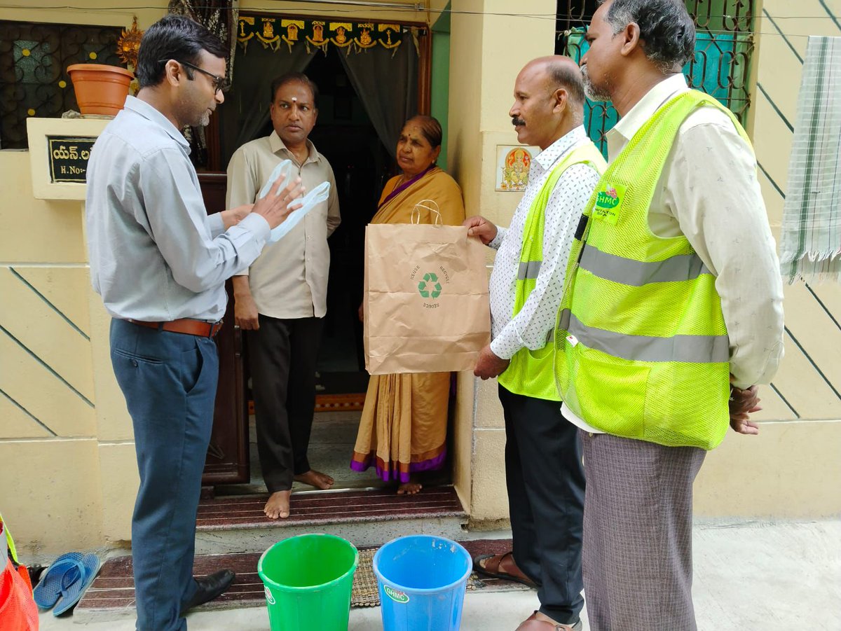 As part of the ongoing #WorldEnvironmentDay 🌍 theme and the #SBMU campaign, GHMC Khairatabad Circle conducted a door-to-door awareness campaign to educate residents on the hazards of plastic pollution and the importance of avoiding single-use plastics.

♻️ Small steps lead to