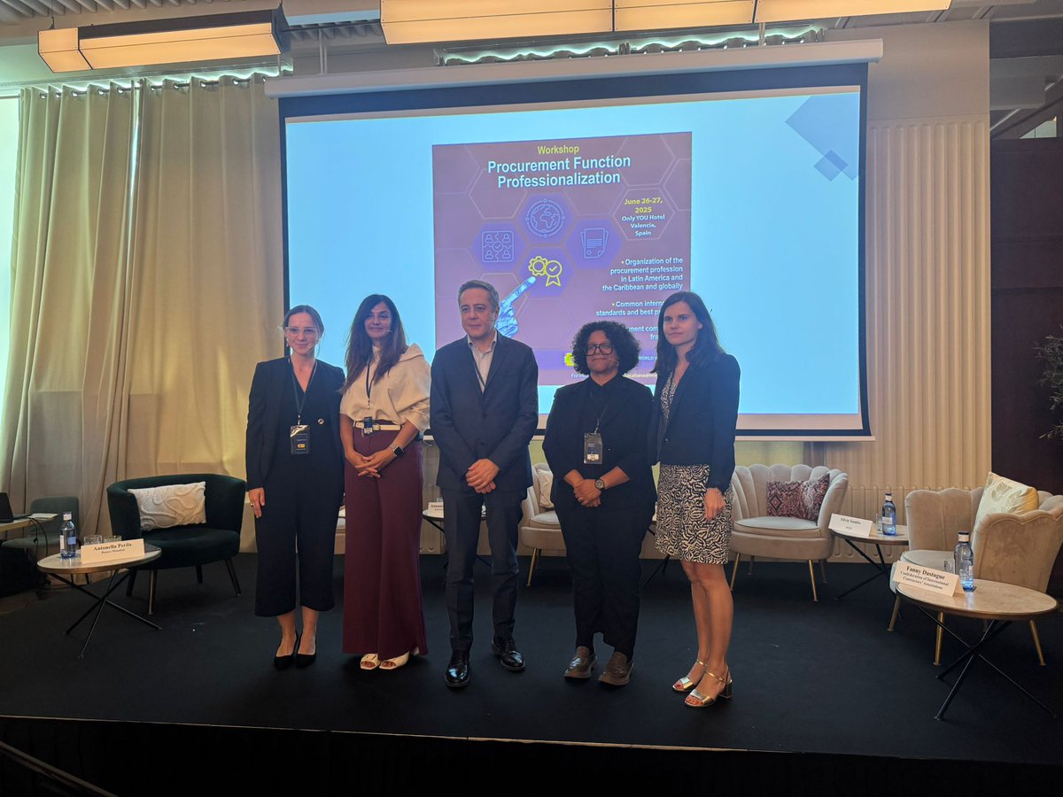EOI (@eoi) on Twitter photo 📢EOI participa en el Taller: 'Profesionalización de la Función de Adquisiciones' organizado por el <a href="/BancoMundialLAC/">Banco Mundial | América Latina y el Caribe</a>
🟢Elevar esta función clave, garantiza transparencia, eficiencia y valor.
#SomosEOI #EscuelaDeNegocios #Learning #EOIconsciente 📢EOI participa en el Taller: 'Profesionalización de la Función de Adquisiciones' organizado por el <a href="/BancoMundialLAC/">Banco Mundial | América Latina y el Caribe</a>
🟢Elevar esta función clave, garantiza transparencia, eficiencia y valor.
#SomosEOI #EscuelaDeNegocios #Learning #EOIconsciente