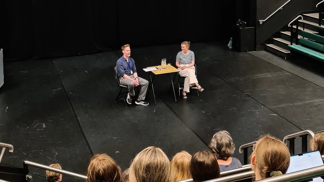 Back for day two of #BSA2025 and a plenary with director Amy Leach in conversation with Mark Love-Smith, talking about socio-political Shakespeares, intergenerational dialogues, and the impacts of integrated audio description and BSL in theatre