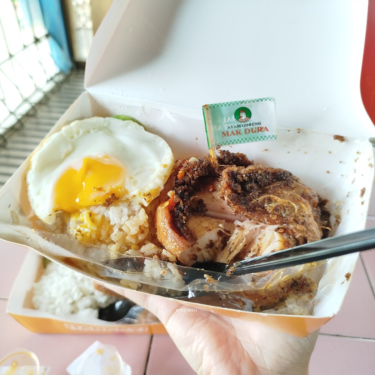 Udah memasuki liburan, waktunya repeat order Ayam Goreng Mak Dura dari Hangry😋🫶🏻