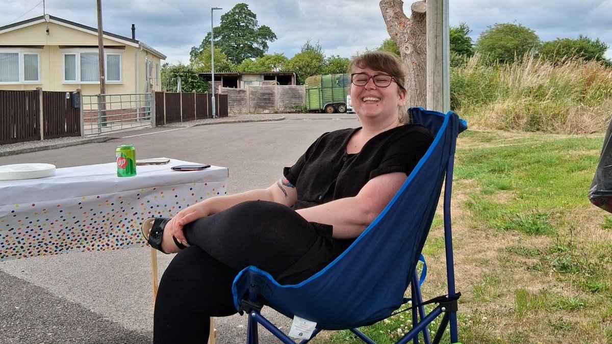 This Gypsy, Roma &amp; Traveller History Month, we teamed with creative group Super Culture to host a circus skills masterclass for young people at Greenfields Way🎪 Marsh Lane residents got stuck in too with a picnic, crafts &amp; stories.🎨

More: bit.ly/4lvVLcR

#GRTHM2025