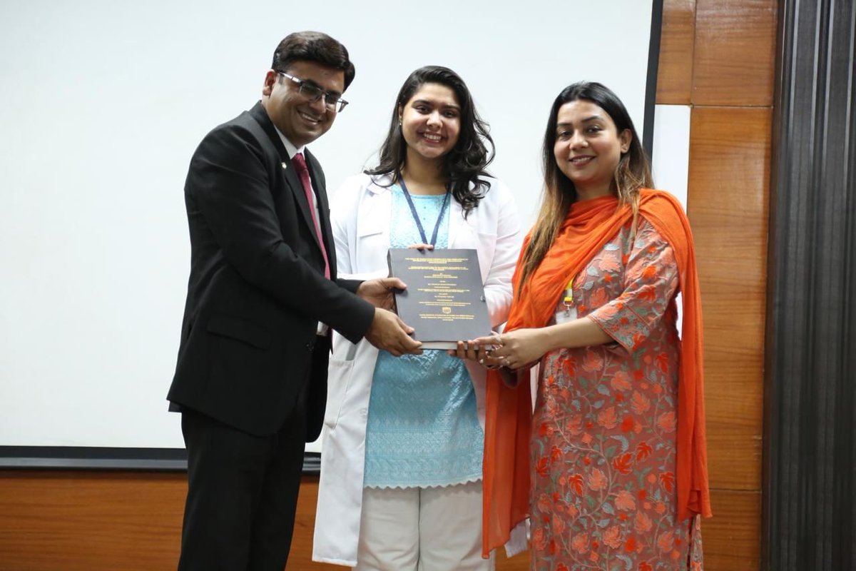 gnamity's tweet image. AUGN proudly marks a deeply emotional and historic milestone—the final thesis submission of first-ever M.Phil. in Clinical Psychology (RCI-approved) batch: Class of 2023–2025.

#FirstBatch #MPhilClinicalPsychology #RCIApproved #AmityUniversityGreaterNoida #MentalHealthLeadership