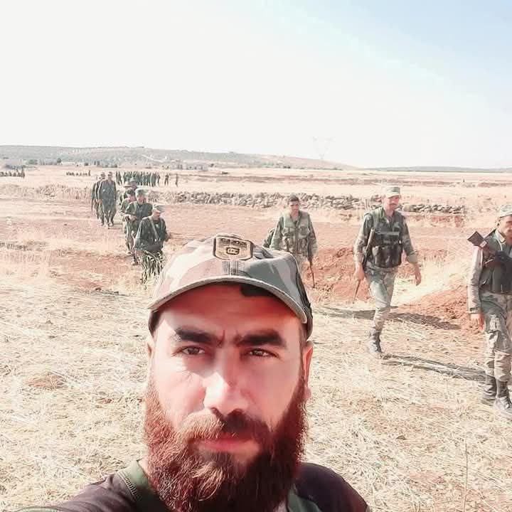 مقتل أحمد حمود في حي الفيض بجبلة على يد مجهولين يُذكر بأنه القتيل كان يشغل منصب قائد بما يسمى بواشق جبلة التابعة للهارب سهيل الحسن التابعة للنظام البائد