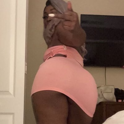 Cocoapebbles98 tweet media