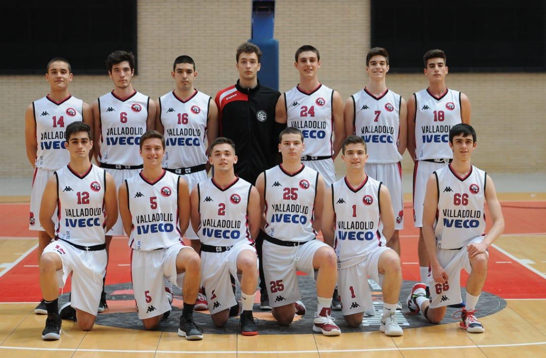 CBC_Valladolid's tweet photo. 💜 De generaciones distintas, juntos desde hace años y ahora compartiendo vestuario del primer equipo, el @UEMC CBC Valladolid.

Juanga 🤜🏼🤛🏼 Pablo

@UEMC #PucelaBasket https://t.co/MjweG6azrF