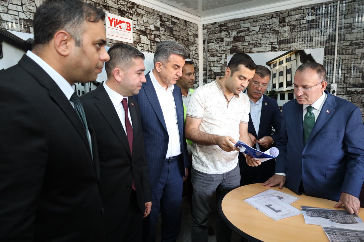 📍Suruç Hükümet Konağı İnşaat Alanı

TBMM Başkanvekilimiz <a href="/bybekirbozdag/">Bekir  Bozdağ</a>, Valimiz <a href="/hasansildak/">Hasan ŞILDAK</a> Milletvekilimiz <a href="/malicevheri/">𝐌𝐞𝐡𝐦𝐞𝐭 𝐀𝐥𝐢 𝐂𝐞𝐯𝐡𝐞𝐫𝐢</a>, il teşkilatımız, Suruç İlçe Başkanımız <a href="/ibrahimucar89/">İbrahim Uçar</a> ve ilçe teşkilatımızla birlikte yapımı devam eden Suruç Hükümet Konağı'nın inşaat alanını ziyaret