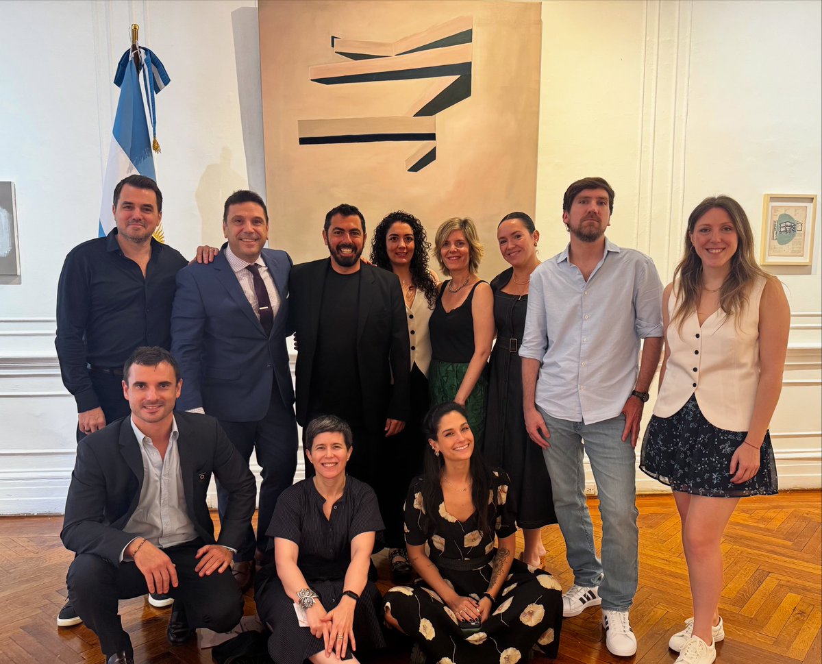 ARGenNewYork's tweet image. Nuevo #DesayunoDeNetworking

Recibimos a talentosos profesionales 🇦🇷 que se destacan en distintos sectores en NY. Estos encuentros fortalecen los lazos con nuestra comunidad y promueven el intercambio profesional, el diálogo y la colaboración.

¡Sumáte! 
docs.google.com/forms/d/e/1FAI…