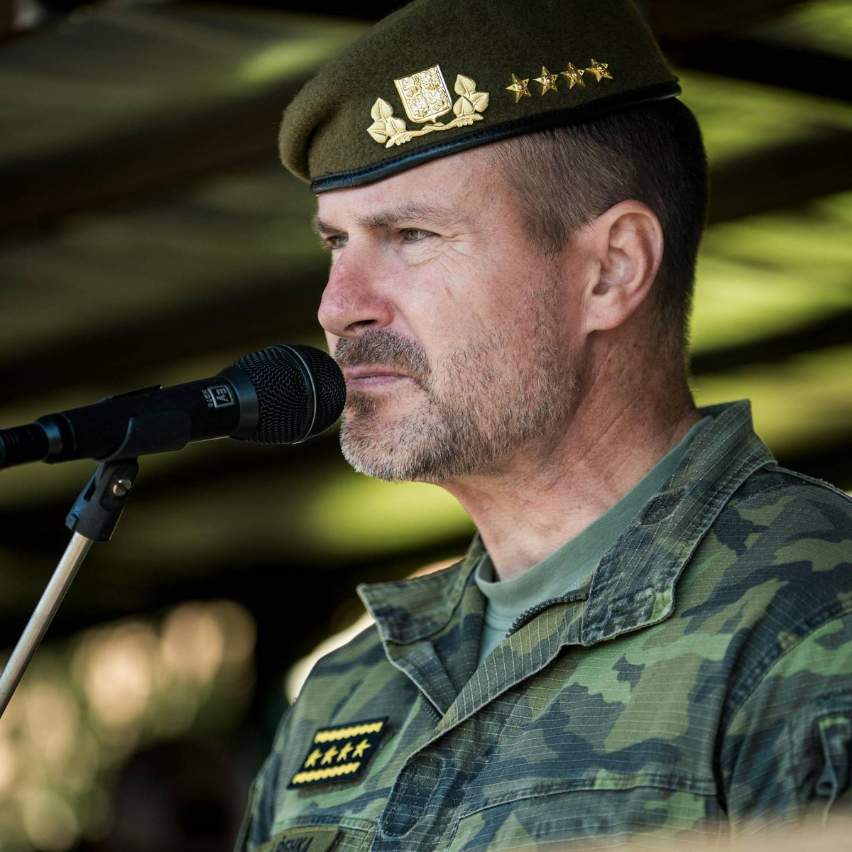 Summit NATO v Haagu: největší posílení kolektivní obrany od konce studené války, nové úkoly i pro AČR. Navýšení obranných výdajů nám konečně umožní plnit stanovené cíle. Posílíme bojeschopnost, navýšíme schopnosti a interoperabilitu se spojenci. Cílem je protivníky odstrašit a v