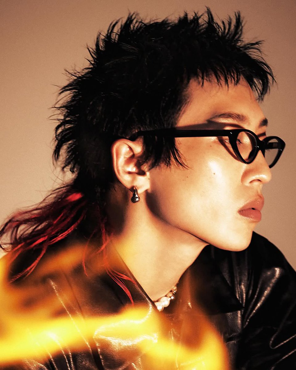 Dabin, your lips look like they deserve their own spotlight for real! <a href="/dabin_kr/">Dabin / 홍다빈</a>