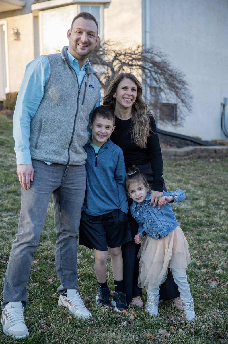 YOUR generosity is giving hope—and saving lives. 🙌
 
When RC was diagnosed with leukemia, a blood stem cell transplant gave him a second chance. But too many patients are still waiting.Your gift grows the registry and supports research efforts.
💙🔗 go.nmdp.org/4l7TVyn