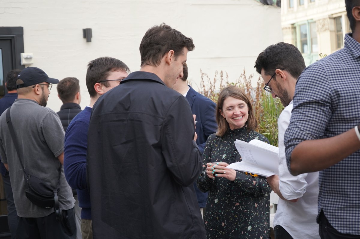 Predicate tweet media