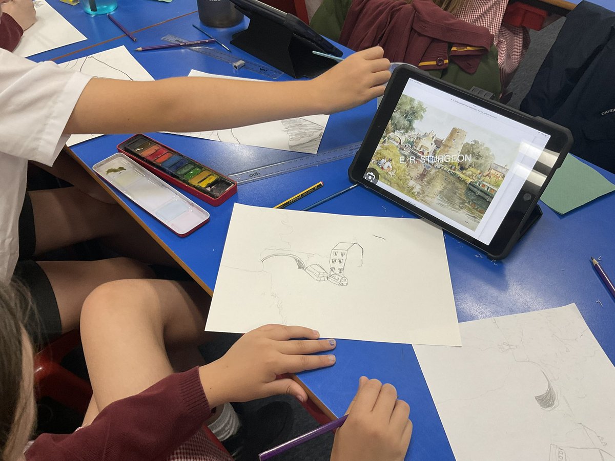 PDA_Y5's tweet image. We have been producing some lovely art work for the Parbold festival competition! Our drawings and watercolour paintings are of Parbold canal! 👏🏼🎨 #pdaart