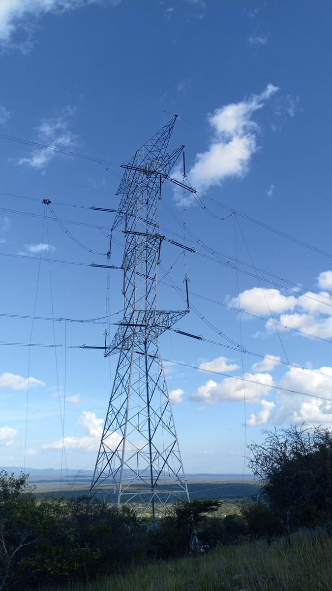 KETRACO1's tweet image. Update from National Control Centre.
Power flows from Ethiopia to Tanzania through Kenya.
Today trial run for wheeling 50MW to Tanzania from Ethiopia was successfully done.
KETRACO’s 400kV Suswa- Isinya
Transmission Line took a big chunk raising from 225MW to 262MW. Voltage…
