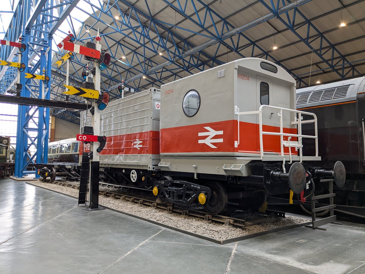 AntCoulls's tweet image. New @RailwayMuseum Wonderful to see the newly restored Freightliner container wagon on display for the first time ever!