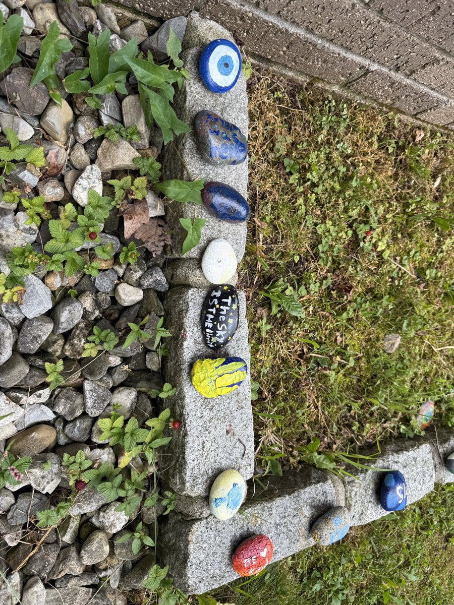 G Curtis BMS Principal (@geoffcurtis) on Twitter photo 🪨🎉 The 8th Grade Legacy Project is now on display in our courtyard! Huge thanks to our PTA and teachers for helping our students leave their mark at Bell — in more ways than one. 🖐️🪨💙 Best of luck at Greeley and beyond! 🚀 #BellPride #ClassOf2029 <a href="/chappaqua_csd/">Chappaqua Central School District</a> 🪨🎉 The 8th Grade Legacy Project is now on display in our courtyard! Huge thanks to our PTA and teachers for helping our students leave their mark at Bell — in more ways than one. 🖐️🪨💙 Best of luck at Greeley and beyond! 🚀 #BellPride #ClassOf2029 <a href="/chappaqua_csd/">Chappaqua Central School District</a>