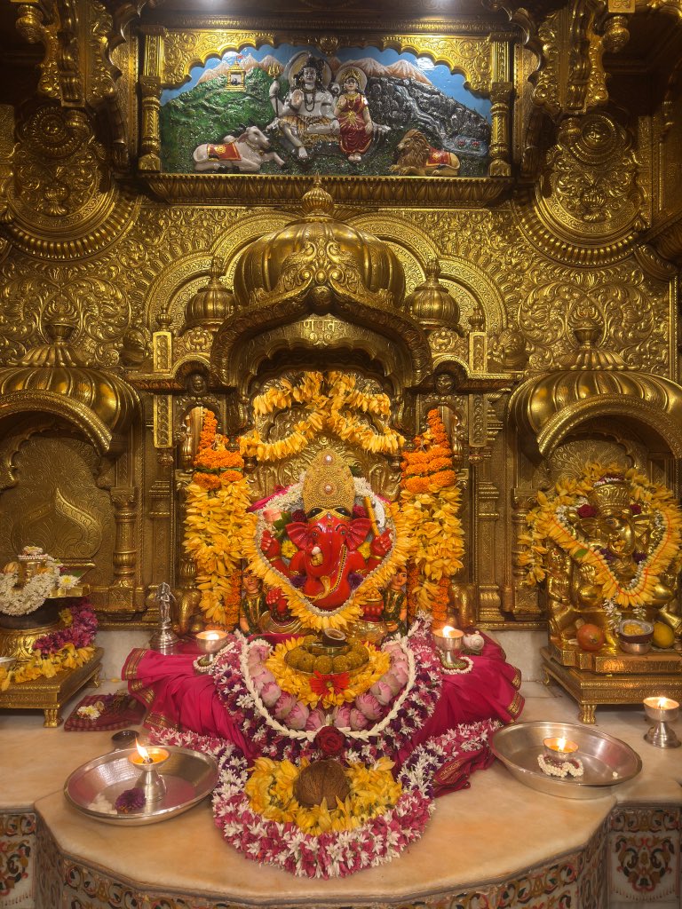 🙏 गणपती  बाप्पा मोरया 🌺मंगलमूर्ती मोरया 🙏२६/०६/२०२५
🙏Ganapati Bappa Moraya 🌺 Mangalmurti Moraya  🙏26/06/2025