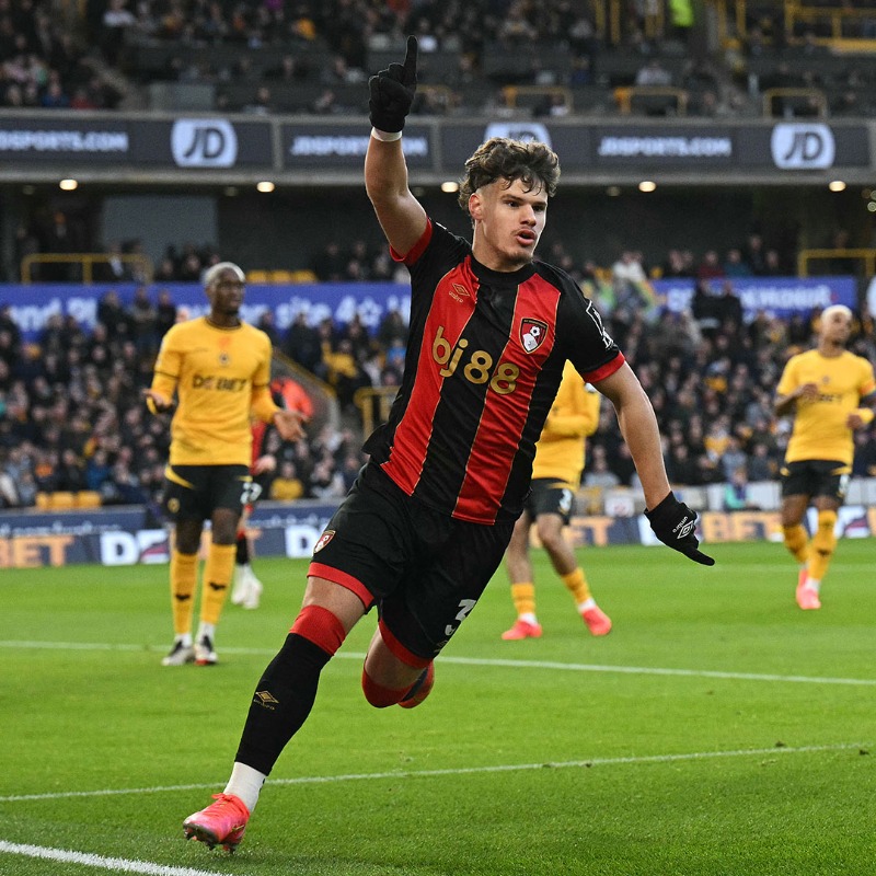 🏴󠁧󠁢󠁥󠁮󠁧󠁿 王者が積極補強 🔴 #リヴァプール が #ケルケズ の獲得