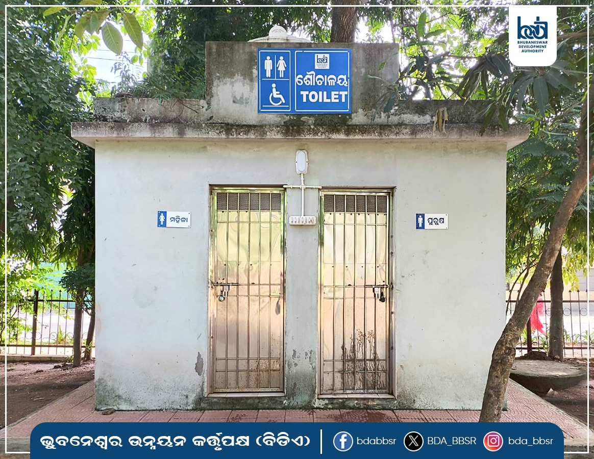 BDA_BBSR's tweet image. Toilet facilities for both men 🚹 and women 🚺 have been provided across various #BDAParks for public convenience. Visitors are kindly requested to use these clean, accessible units for a better park experience. 🚻🌿🙏
#BDA #Toilets #CleanParks #BBSR