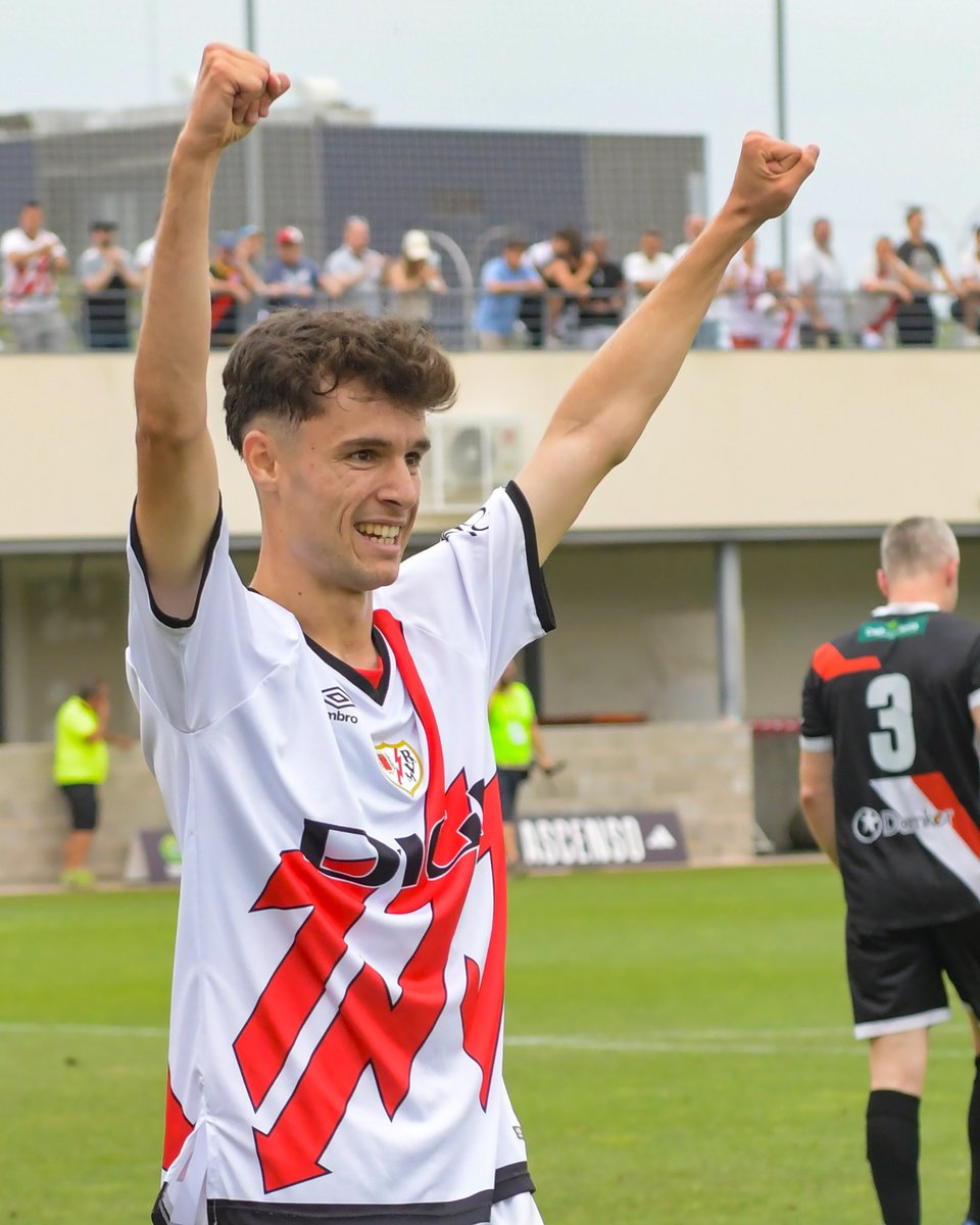 RayoVallecano's tweet photo. 🔙 Ya hace una semana y todavía estamos soñando 🥹⚡️ https://t.co/euAi2vfK6Y