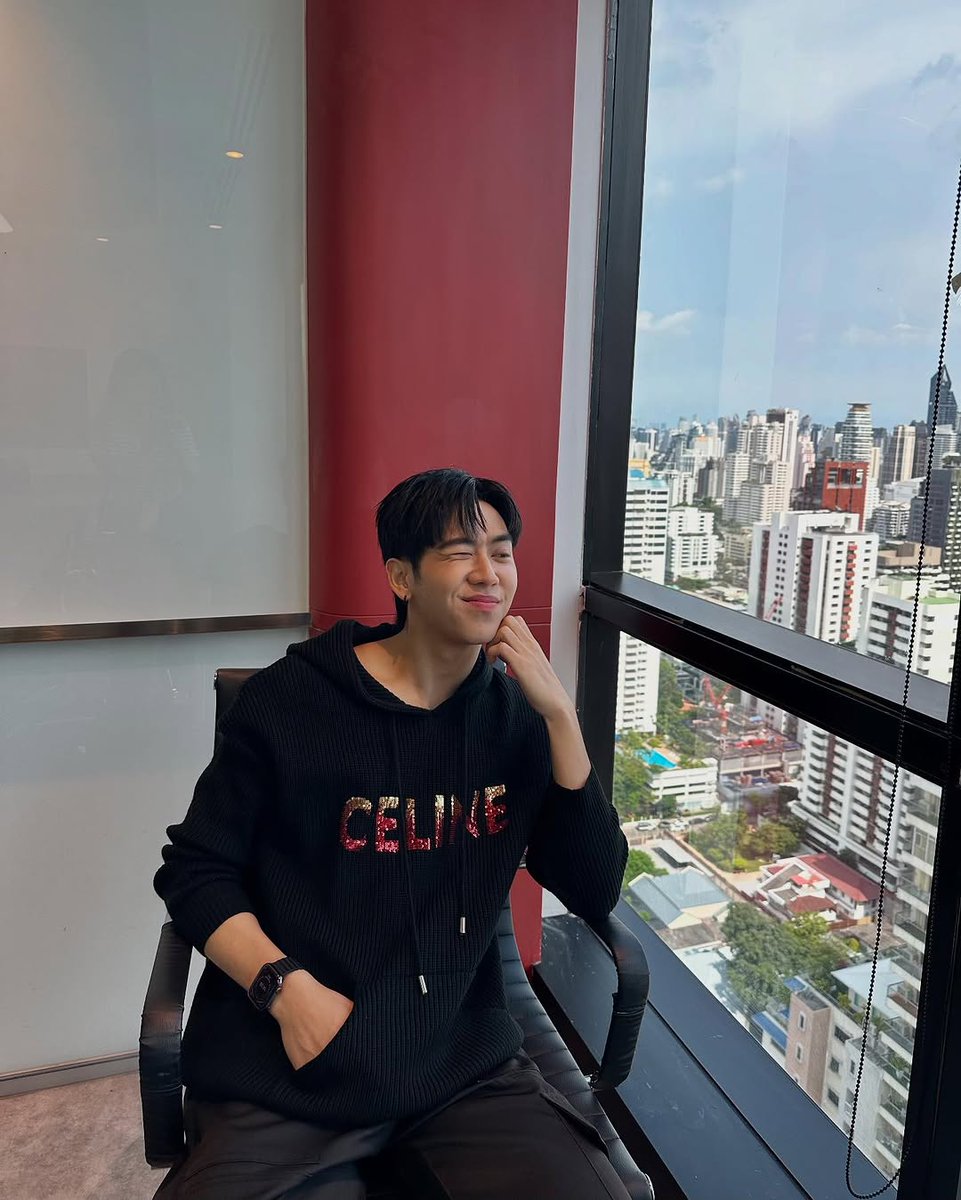 𝑳𝒐𝒖𝒊𝒔 tweet media