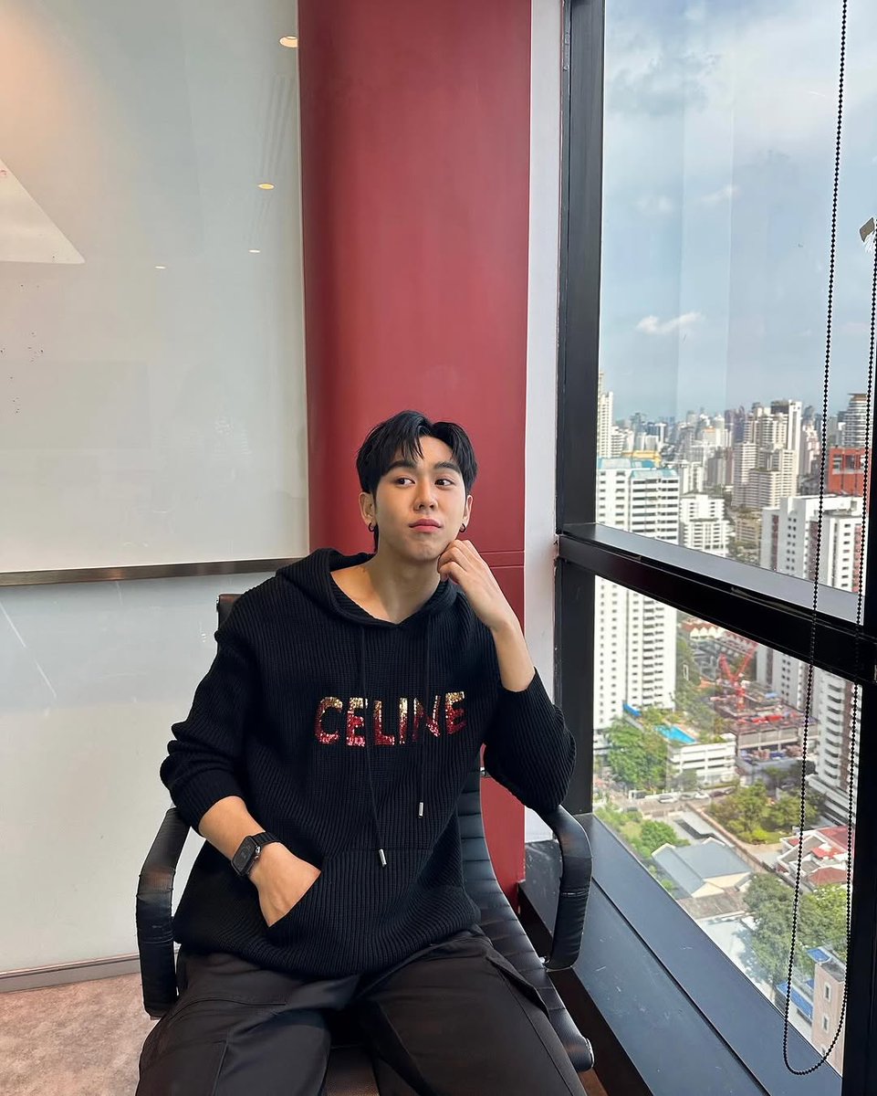 𝑳𝒐𝒖𝒊𝒔 tweet media