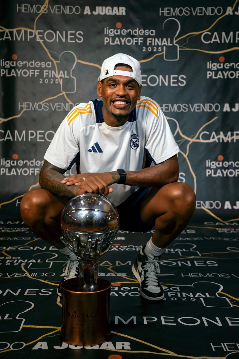 xrm_22's tweet image. Champ 🤟🏾