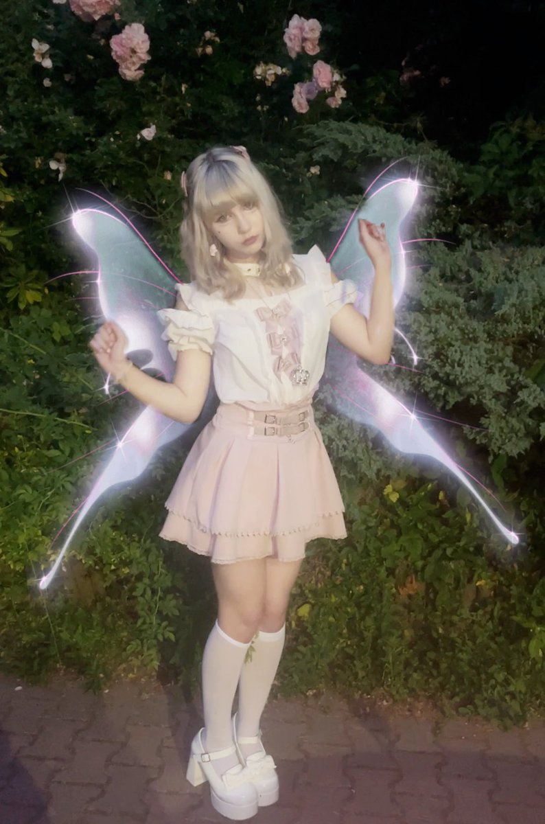 XIigaX's tweet photo. Fairy core https://t.co/YTYNcghe4D