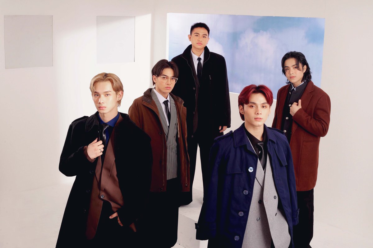 vxonofficial's tweet photo. AKO NA SANA LAGING INIISIP 💖

Dapat Lang Ako Lang 🔐💖
Group Concept Photo (Indoor Ver.)

2025.04.07

#VXON #VXON_DapatLangAkoLang https://t.co/AMibM2efJN