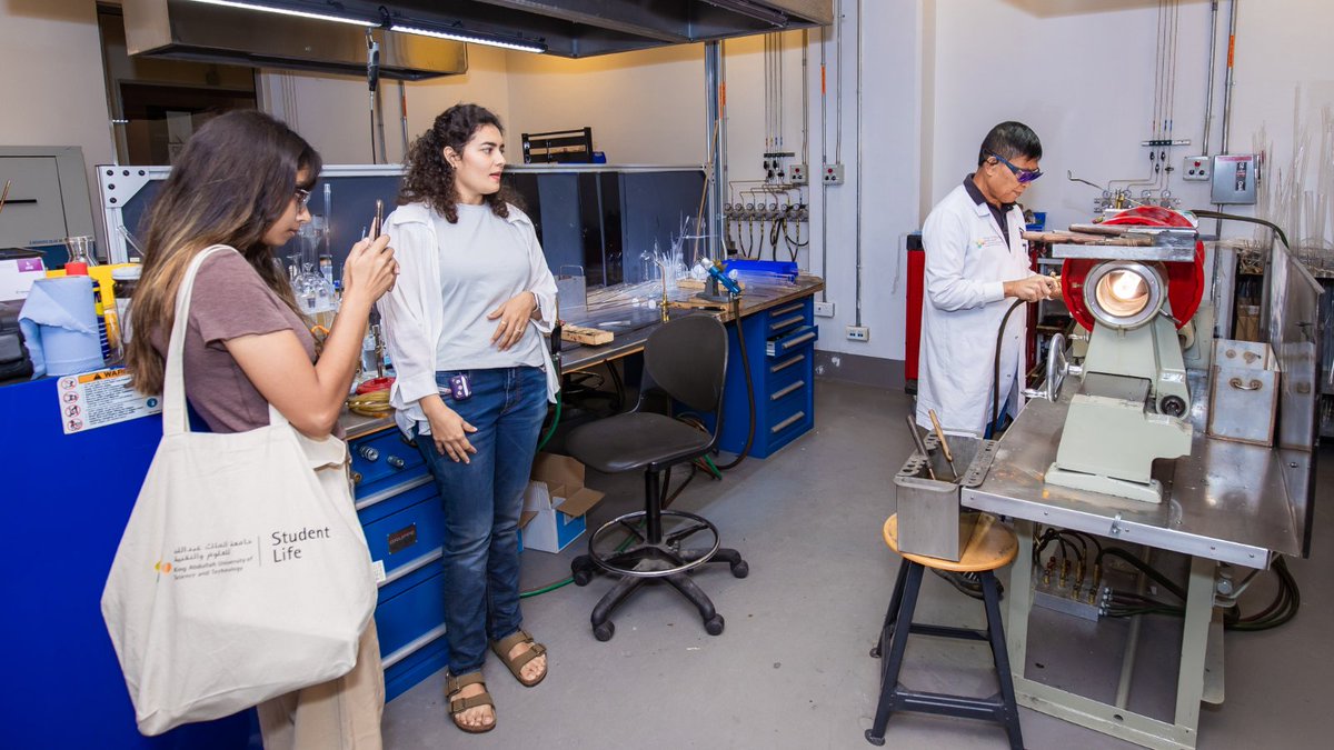 رحبت #كاوست بـ20 طالبًا متميّزًا في مجالات #STEM من 14 جامعة دولية، ضمن برنامج تعريفي دولي يتيح للمشاركين فرصة فريدة للتعرّف على بيئتها البحثية العالمية واكتشاف التميز العلمي في المملكة العربية السعودية.
 
#ApplyKAUST