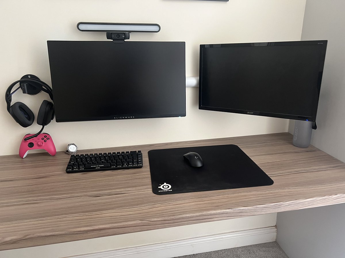 ᴄᴀʀᴛʏ tweet media