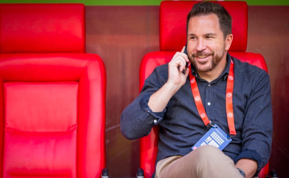 Bundesliga2_EN's tweet image. 📰 Christian Weber confirmed that they would like to complete the transfer of Cedric #Itten, but YB are demanding a higher transfer fee.

🎙️The deal is currently “up in the air”, but it is still possible:“We'll have to wait and see how it develops”.

🗞️ @kicker

#Bundesliga2 #F95