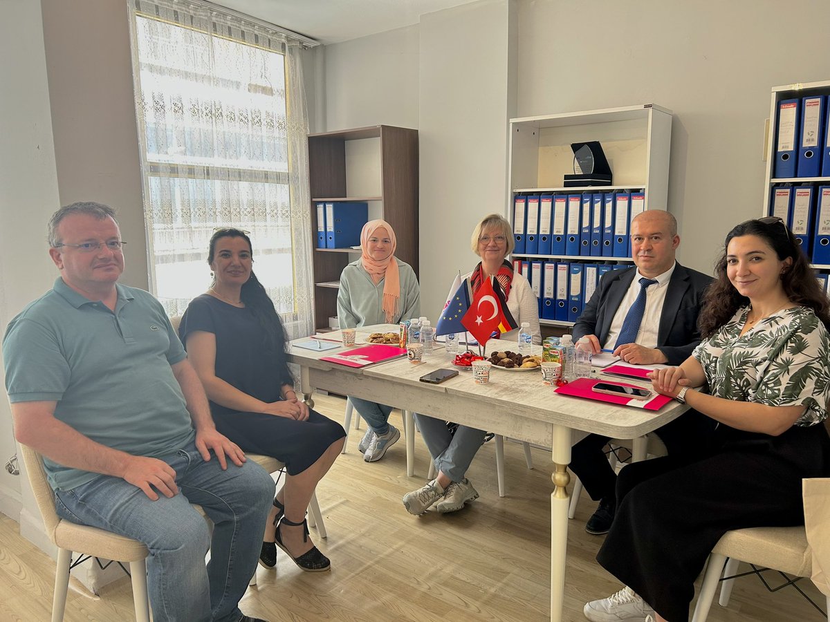 Kırsal bölgelerden kadınların önemli sesleri: ‘Biz de Varız’ derneğiyle bir soru üzerinde sohbet ettik: Kadınları nasıl güçlendirebiliriz? #güçlükadınlar