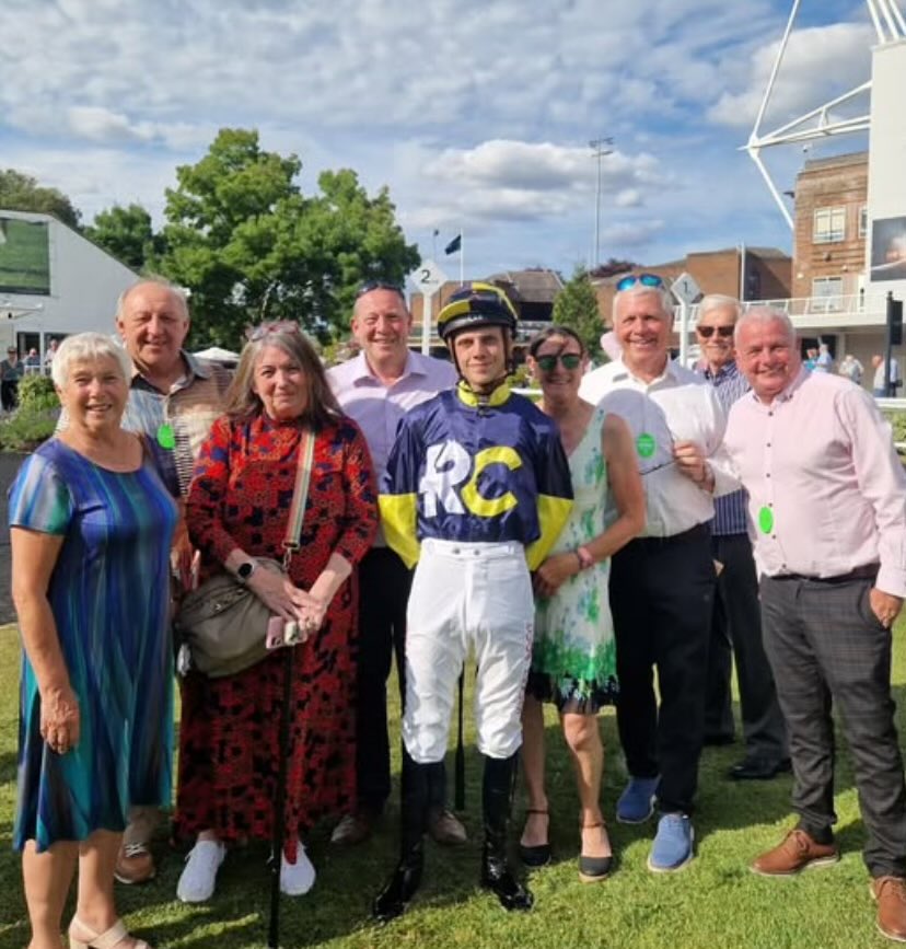 🔵🟡Happy owners after yesterday’s run from Unknown Journey!

He is really starting to get the hang of things now!